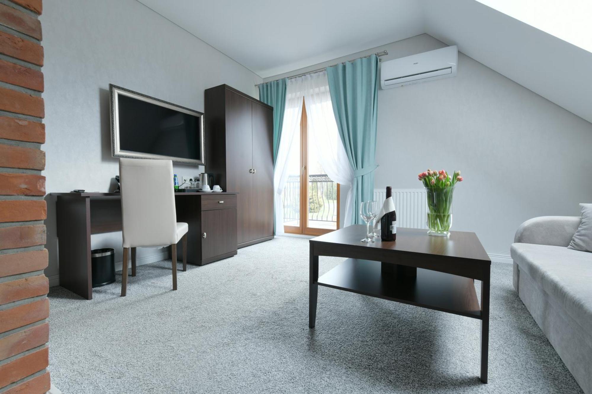 Palac Mortegi & Spa- Restauracja Szlachecka, Spa, Basen, Sauny, Jazda Konna, Mini Zoo- Luksus, Relaks I Przyroda W Jednym! 4*